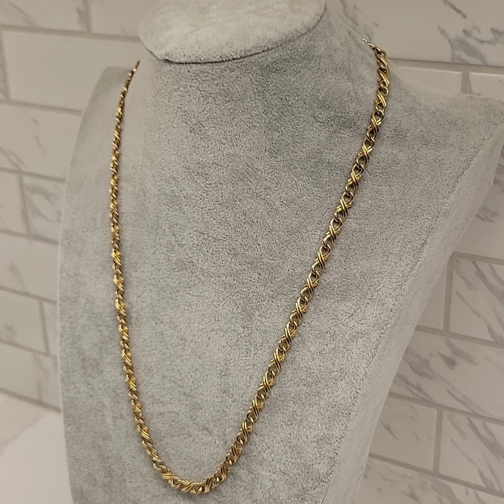 Goldtone Chain Intricate Design - Picture 3 of 5
